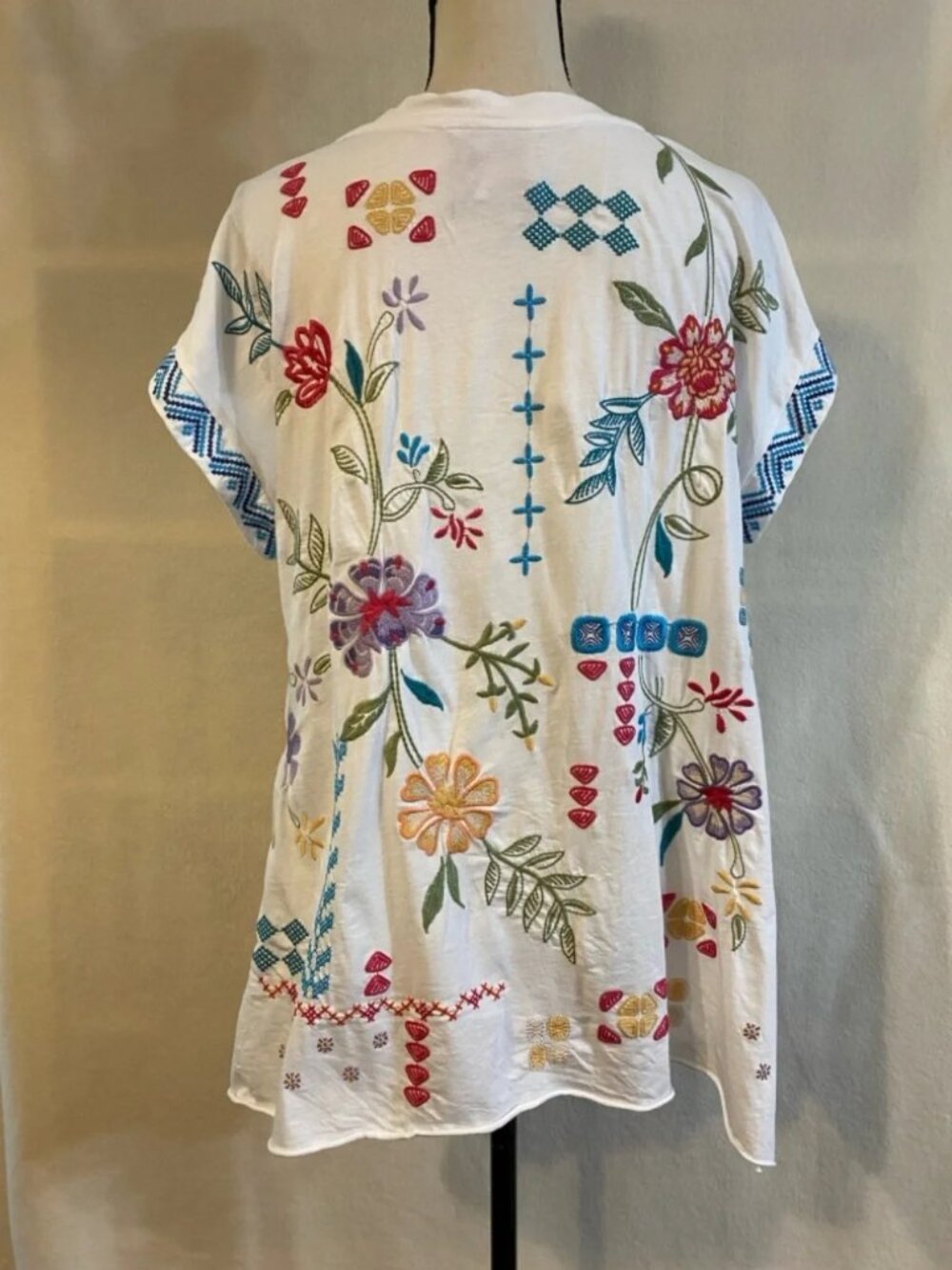 Johnny Was white embroidered short sleeve Katie relaxed draped tee - Picture 5 of 12